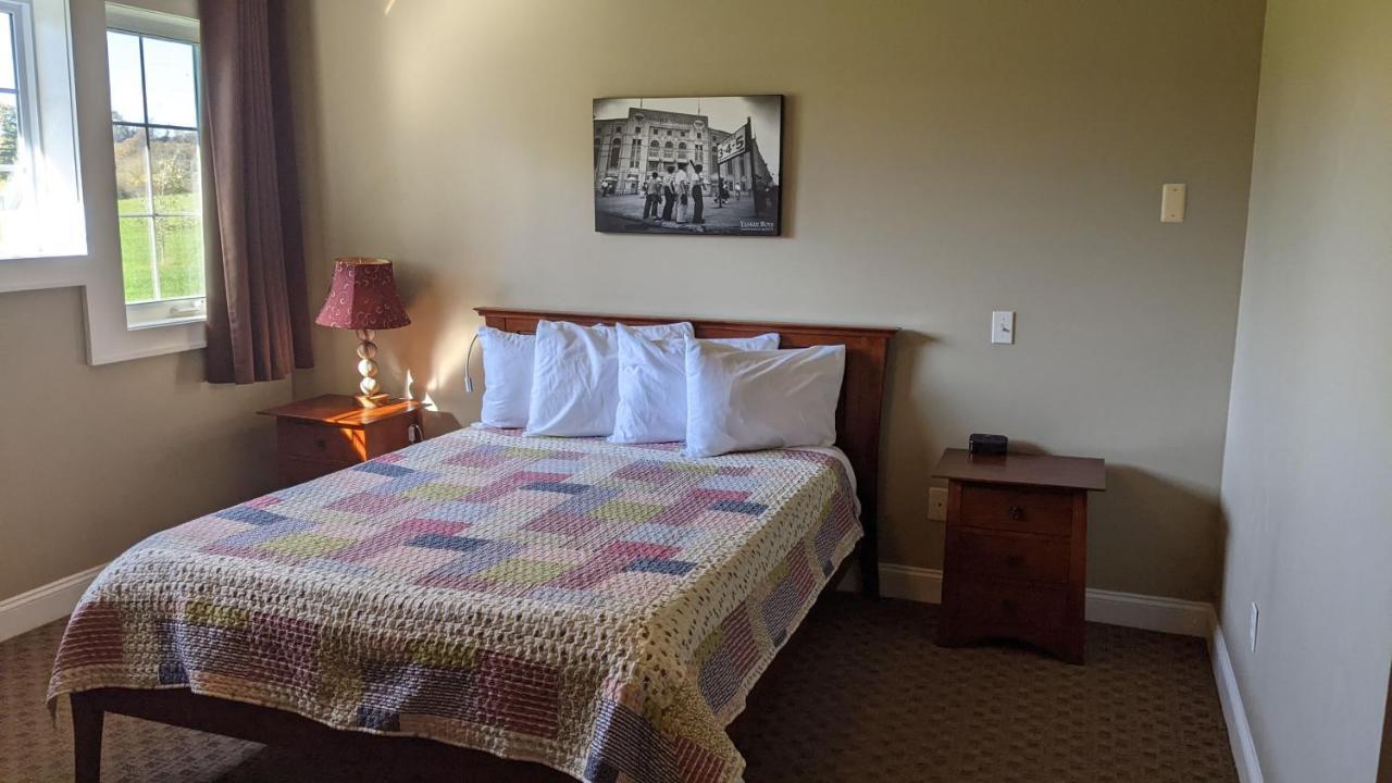 The Meadowlark Inn East Springfield Exteriör bild