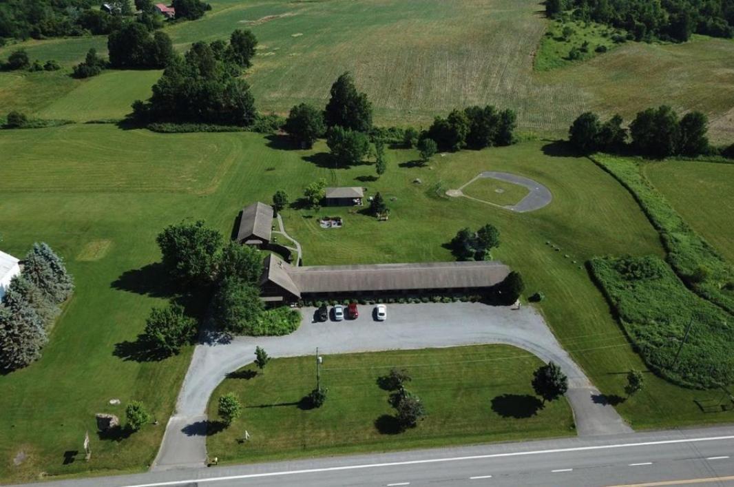 The Meadowlark Inn East Springfield Exteriör bild